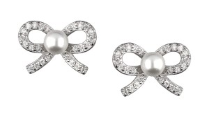 Kolczyki srebrne, kokardka z cyrkoniami i perłą